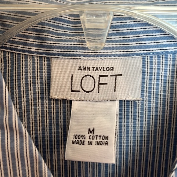 🆕 LOFT ruffle button up tank, blue & white pinstripe - Picture 3 of 7